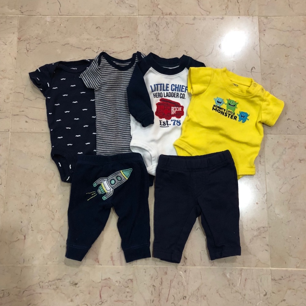 Carter’s Infant NB Outfuts